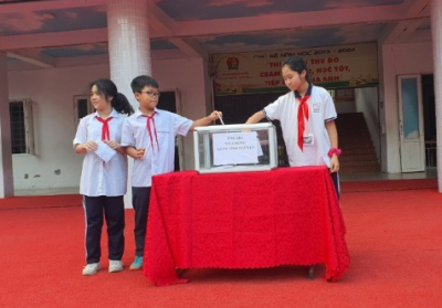 Liên đội THCS Phú La ủng hộ chương trình "Tình nguyện mùa đông 2023 - Xuân tình nguyện 2024"