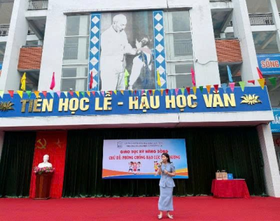 Trường THCS Phú La phối hợp cùng Trung tâm Tiếng Anh Apollo tổ chức chương trình giáo dục KNS chủ đề “Phòng chống bạo lực học đường”