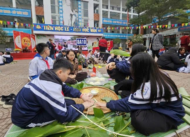 RỘN RÀNG HỘI THI GÓI BÁNH CHƯNG – NÉT ĐẸP TRUYỀN THỐNG TẠI TRƯỜNG THCS PHÚ LA