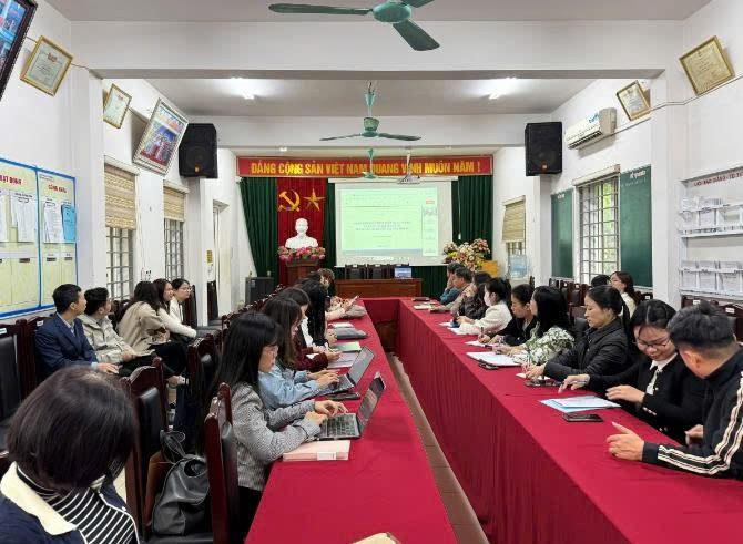 Tập huấn thí điểm nội dung giáo dục trí tuệ nhân tạo cho cán bộ quản lý, giáo viên phường Kiến Hưng